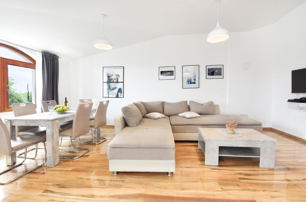 Mirasol Apartment